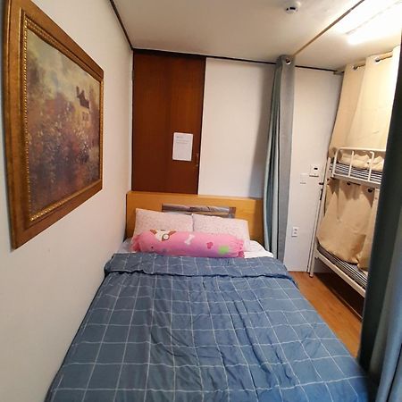 Disco Pangpang Guesthouse Инчон Экстерьер фото