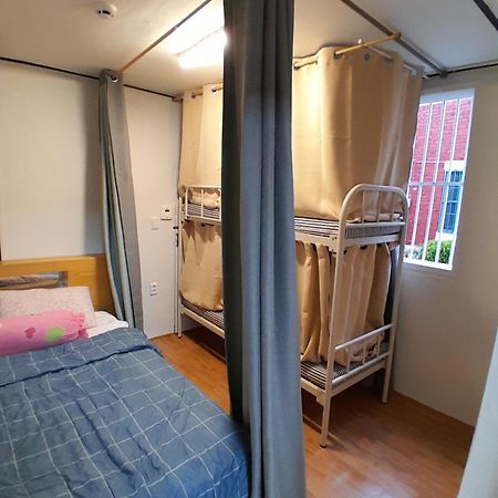Disco Pangpang Guesthouse Инчон Экстерьер фото