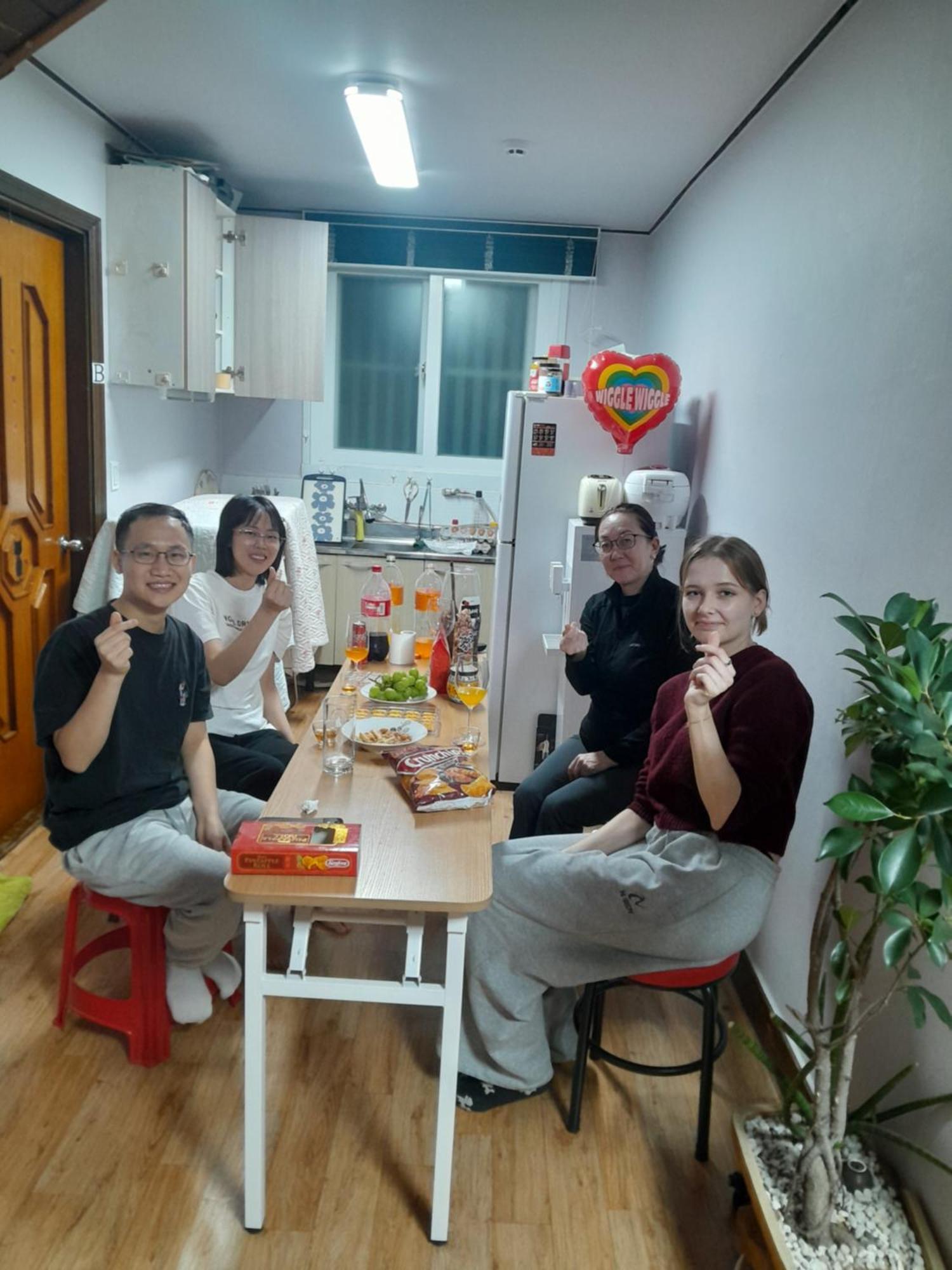 Disco Pangpang Guesthouse Инчон Номер фото