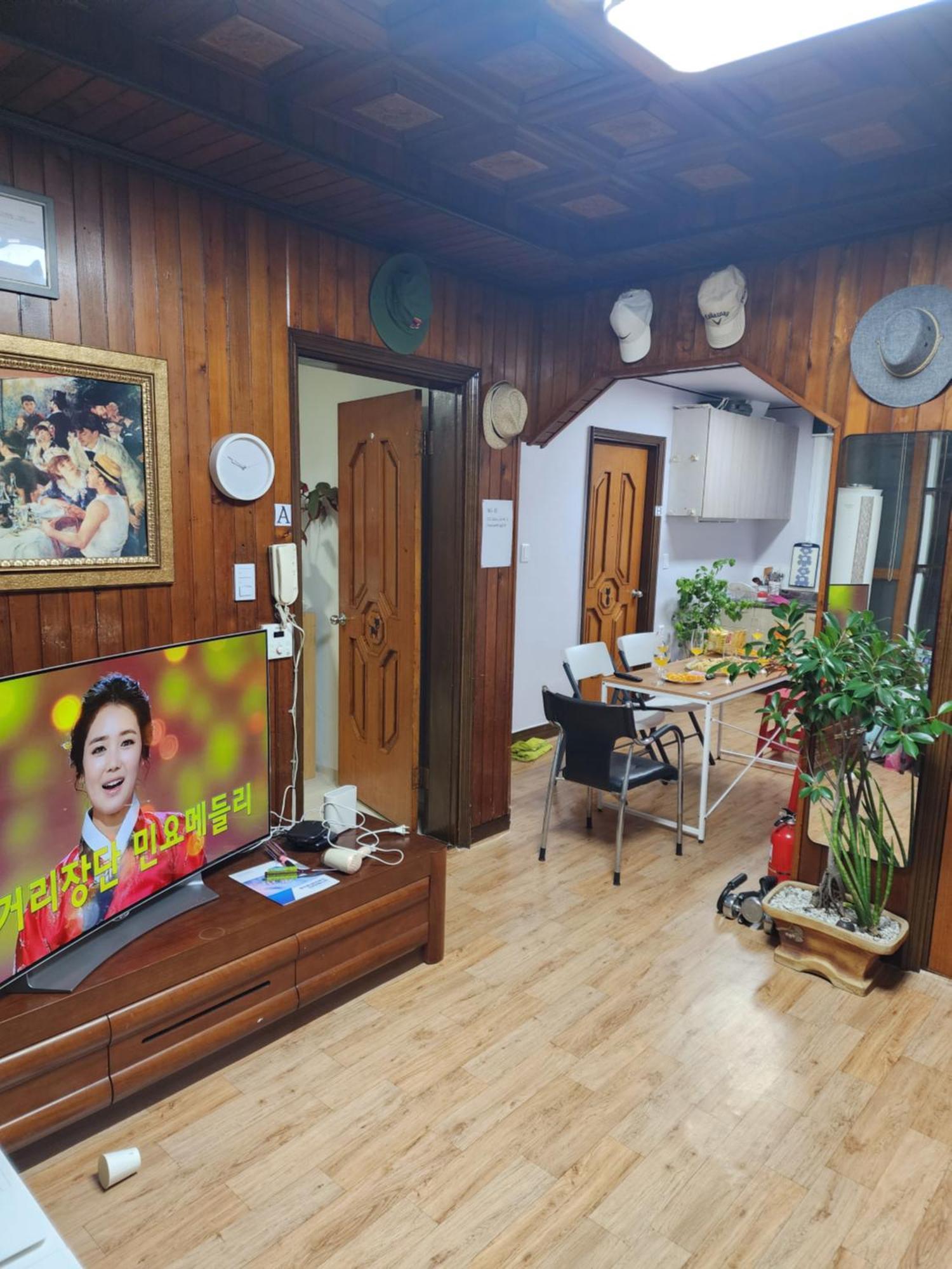 Disco Pangpang Guesthouse Инчон Экстерьер фото